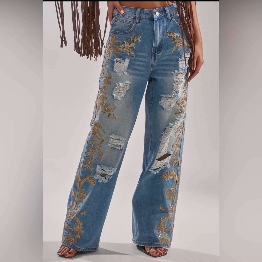 AKIRA GOLDEN DISTRESSED
STRAIGHT DENIM PANT